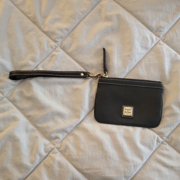 Dooney & Bourke Black Pebble Leather Wristlet Clutch - Picture 2 of 7